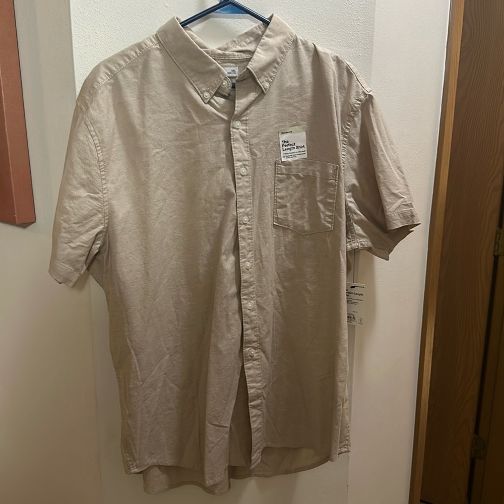 Men’s short sleeve button down